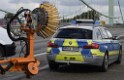 Schwerer LKW VU PKlemm A 4 Rich Olpe auf der Rodenkirchener Bruecke P278